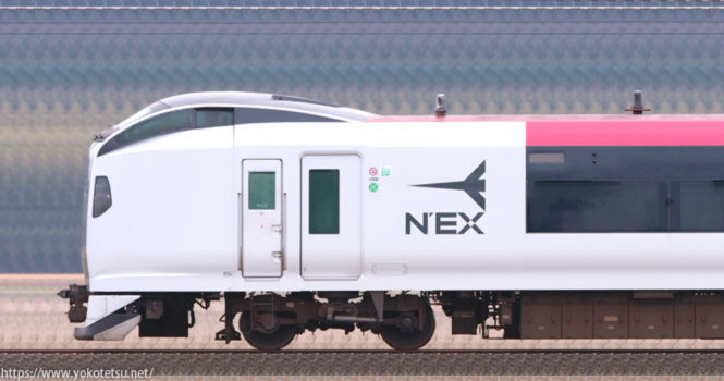 鎌倉車両センターE259系Ne011編成（新塗色ロゴ有）＋Ne022編成（旧塗色）山側