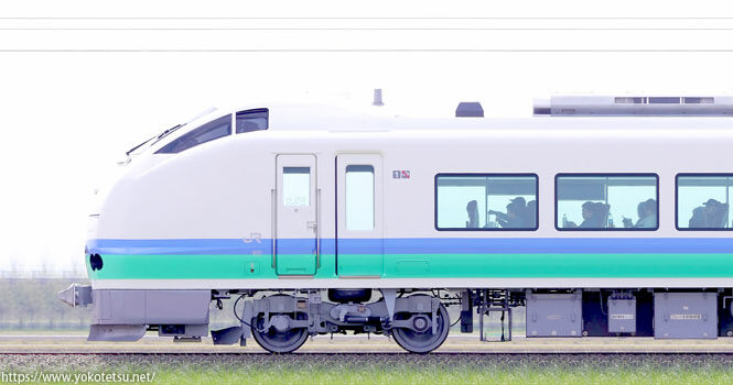 新潟車両センターE653系H202編成（上沼垂色）海側